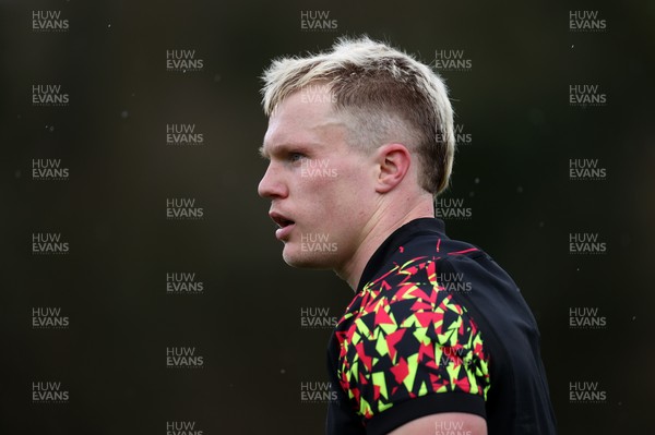 260226 - Wales Rugby Training - Blair Murray during training