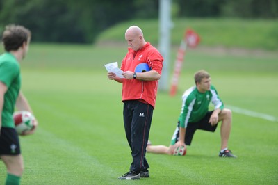 26.05.10 - Wales Rugby Training and Press Conference - Wales defence coach Shaun Edwards during training. 