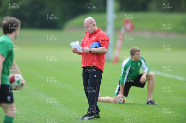 26.05.10 - Wales Rugby Training and Press Conference - Wales defence coach Shaun Edwards during training. 