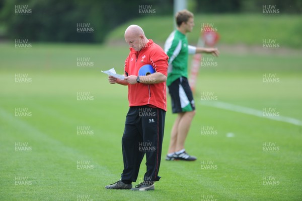 26.05.10 - Wales Rugby Training and Press Conference - Wales defence coach Shaun Edwards during training. 