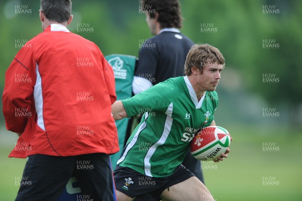 26.05.10 - Wales Rugby Training and Press Conference - Leigh Halfpenny during training. 