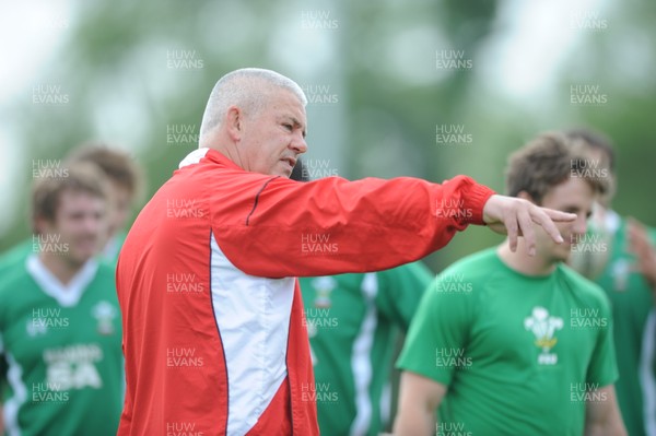 26.05.10 - Wales Rugby Training and Press Conference - Wales head coach Warren Gatland during training. 