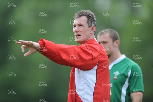 26.05.10 - Wales Rugby Training and Press Conference - Wales backs coach Rob Howley during training. 