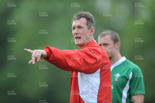26.05.10 - Wales Rugby Training and Press Conference - Wales backs coach Rob Howley during training. 