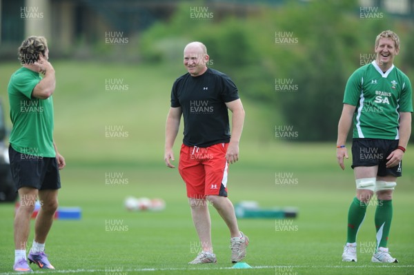 26.05.10 - Wales Rugby Training and Press Conference - Wales Kicking coach Neil Jenkins during training. 