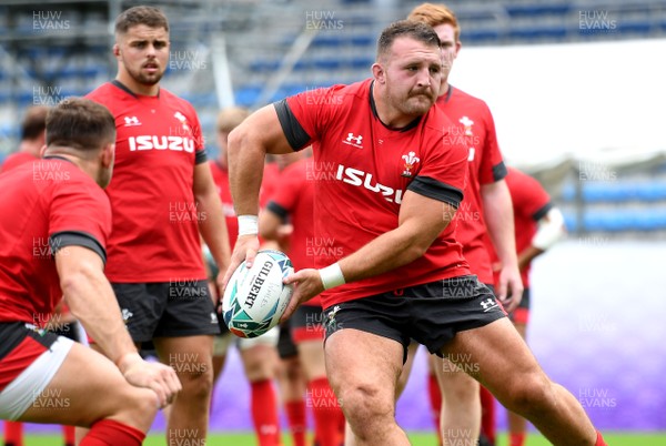 260919 - Wales Rugby Training - Dillon Lewis during training