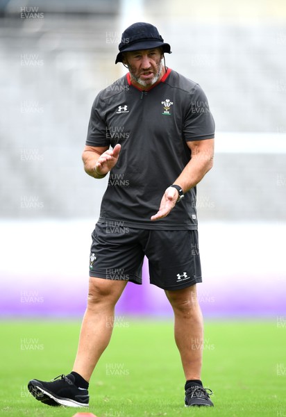 260919 - Wales Rugby Training - Robin McBryde during training