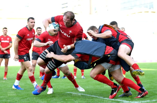 260919 - Wales Rugby Training - Alun Wyn Jones during training