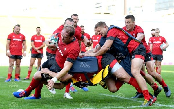 260919 - Wales Rugby Training - Alun Wyn Jones during training