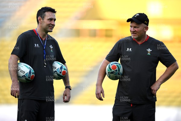 260919 - Wales Rugby Training - Stephen Jones and Neil Jenkins during training