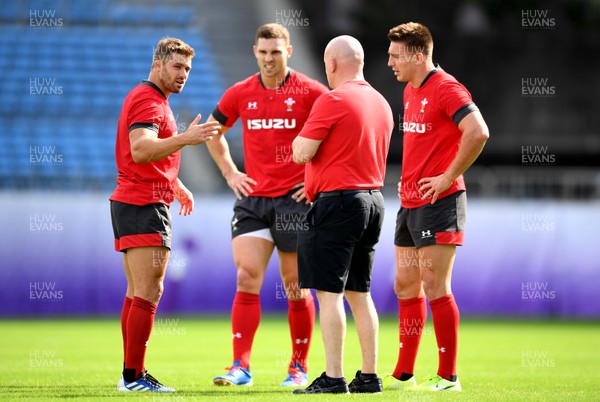 261019 - Wales Rugby Training - Leigh Halfpenny, George North, Shaun Edwards and Josh Adams during training