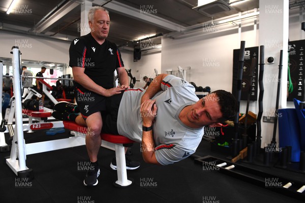 261022 - Wales Rugby Gym Session - Owen Watkin and Paul Stridgeon during a weights session