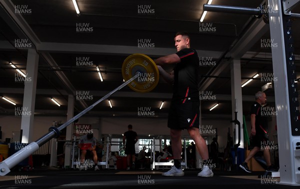 261022 - Wales Rugby Gym Session - Dane Blacker during a weights session