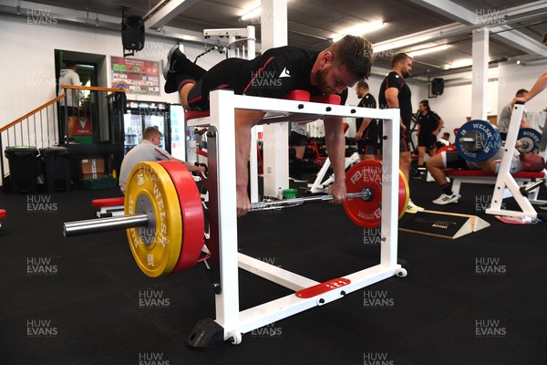 261022 - Wales Rugby Gym Session - Rhodri Jones during a weights session