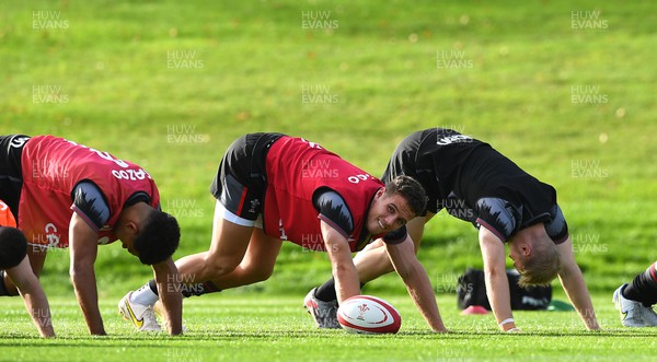 261022 - Wales Rugby Training - Kieran Hardy during training