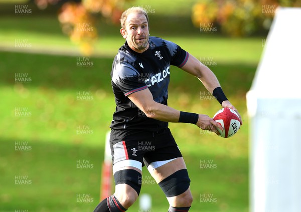 261022 - Wales Rugby Training - Alun Wyn Jones during training