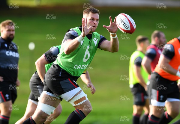 261022 - Wales Rugby Training - Dan Lydiate during training