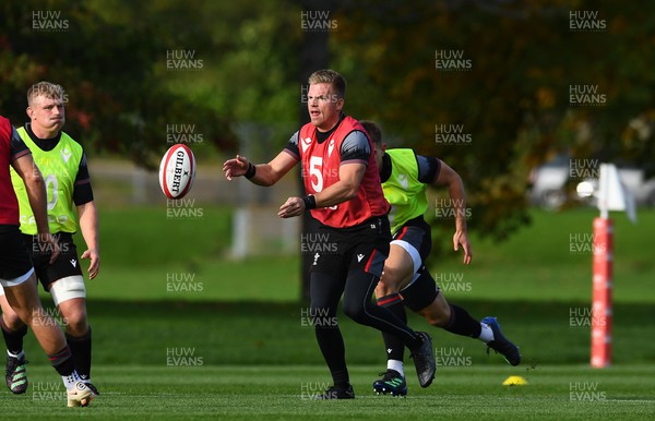 261022 - Wales Rugby Training - Garth Anscombe during training