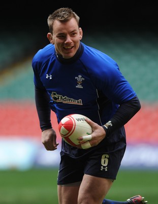 26.11.10 - Wales Rugby Training - Matthew Rees during training. 