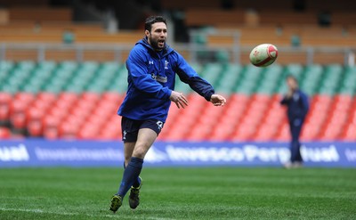 26.11.10 - Wales Rugby Training - Stephen Jones during training. 