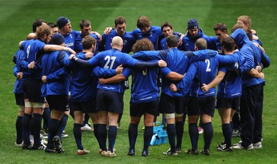26.11.10 - Wales Rugby Training - Wales huddle during training. 