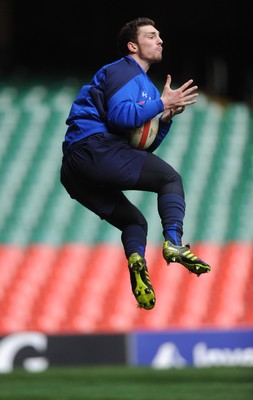 26.11.10 - Wales Rugby Training - George North during training. 