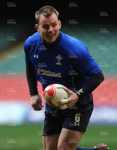 26.11.10 - Wales Rugby Training - Matthew Rees during training. 