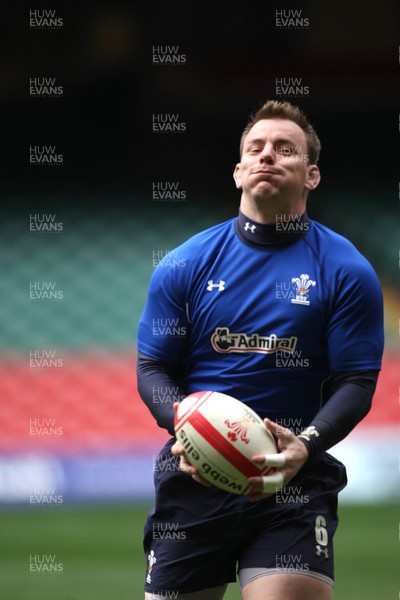 26.11.10...Wales Rugby Captains run -  Wales' Matthew Rees during training 