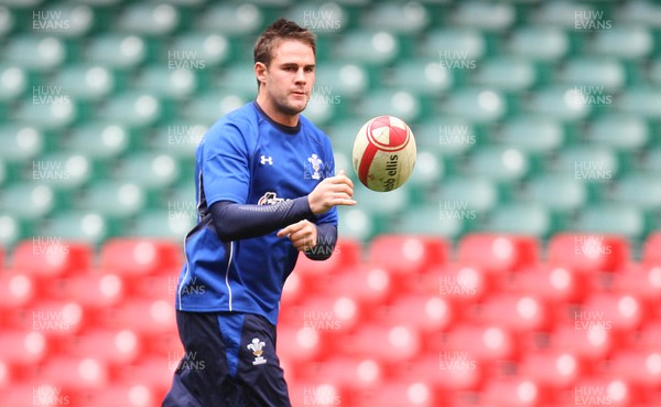 26.11.10...Wales Rugby Captains run -  Wales' Lee Byrne during training 