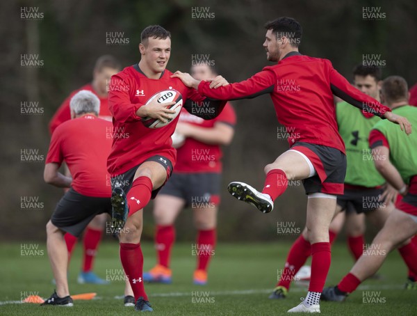 261119 - Wales Rugby Training - Jarrod Evans and Tomos Williams during training