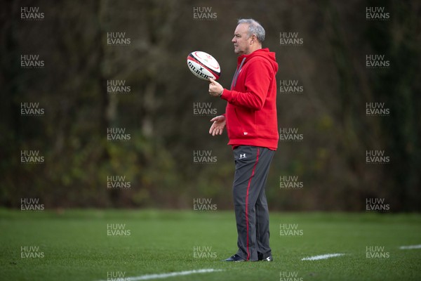 261119 - Wales Rugby Training - Wayne Pivac during training