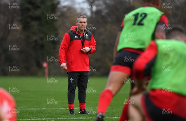 261119 - Wales Rugby Training - Byron Hayward during training