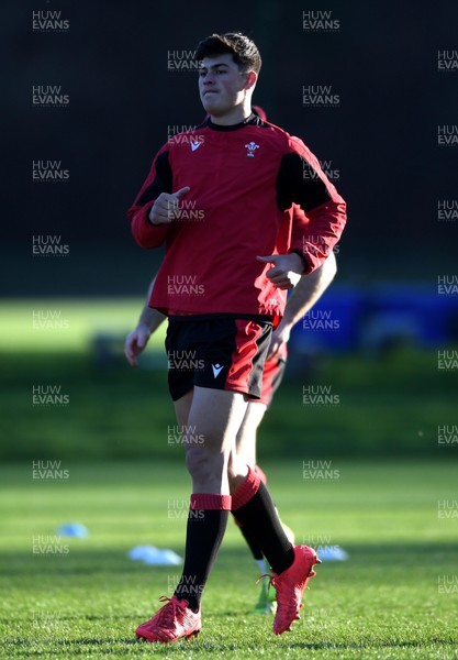 261120 - Wales Rugby Training - Louis Rees-Zammit during training