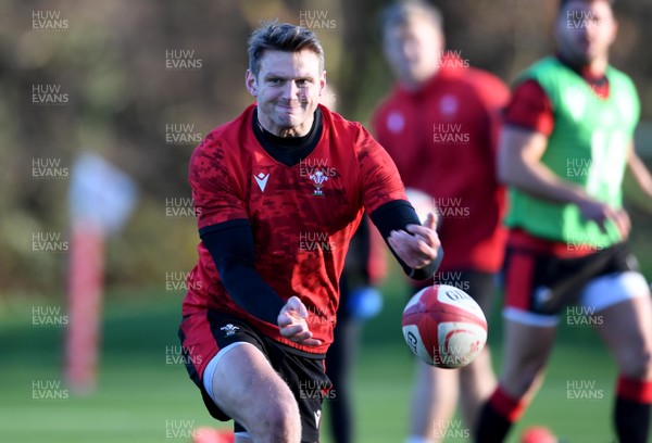 261120 - Wales Rugby Training - Dan Biggar during training