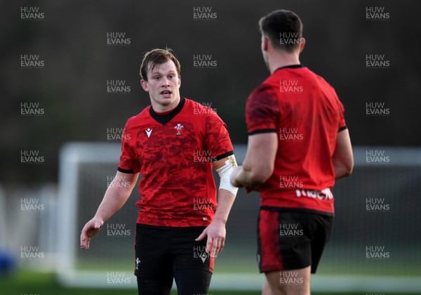 261120 - Wales Rugby Training - Nick Tompkins and Johnny Williams during training