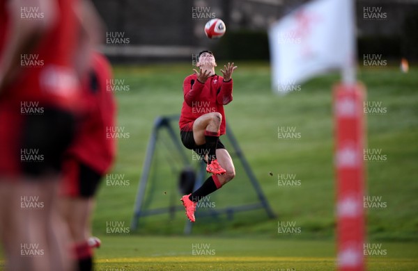 261120 - Wales Rugby Training - Louis Rees-Zammit during training