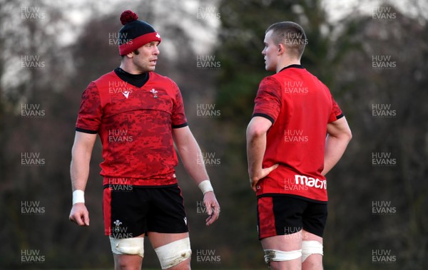 261120 - Wales Rugby Training - Alun Wyn Janes and Shane Lewis-Hughes during training