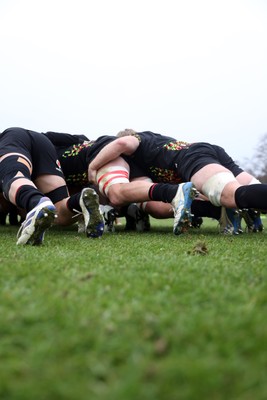 261125 - Wales Rugby Training ahead of their final Quilter Nations Series game against South Africa - Scrum
