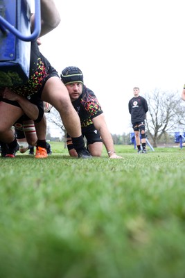 261125 - Wales Rugby Training ahead of their final Quilter Nations Series game against South Africa - Harri Deaves during training