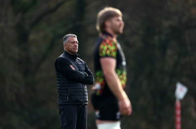 261125 - Wales Rugby Training ahead of their final Quilter Nations Series game against South Africa - Dragons Head Coach Filo Tiatia