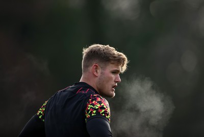 261125 - Wales Rugby Training ahead of their final Quilter Nations Series game against South Africa - Taine Plumtree during training
