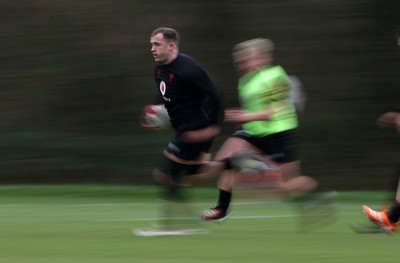 261125 - Wales Rugby Training ahead of their final Quilter Nations Series game against South Africa - Morgan Morse during training