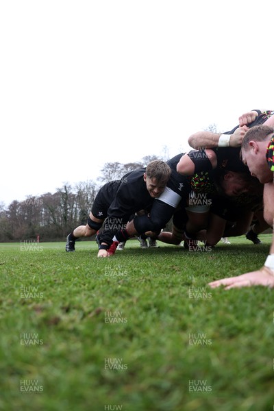 261125 - Wales Rugby Training ahead of their final Quilter Nations Series game against South Africa - Alex Mann during training
