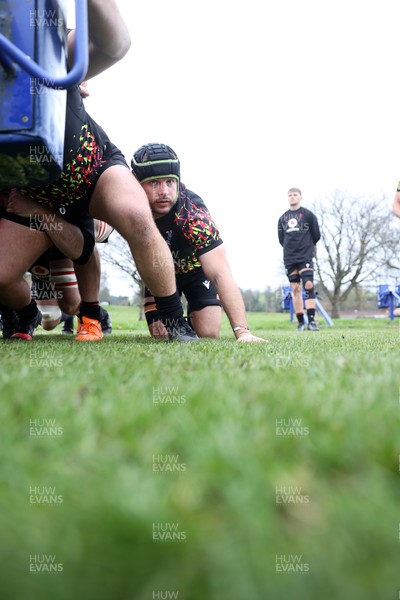 261125 - Wales Rugby Training ahead of their final Quilter Nations Series game against South Africa - Harri Deaves during training