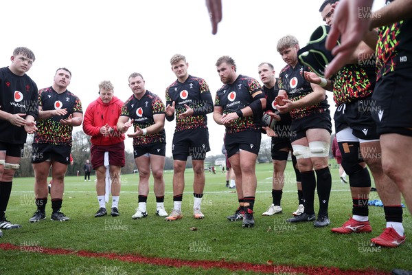 261125 - Wales Rugby Training ahead of their final Quilter Nations Series game against South Africa - Wales team huddle