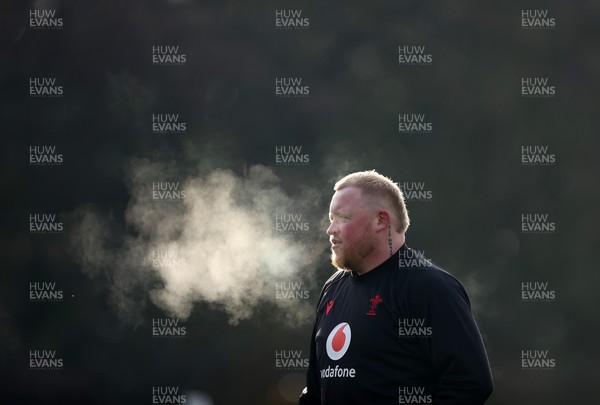 261125 - Wales Rugby Training ahead of their final Quilter Nations Series game against South Africa - Keiron Assiratti during training