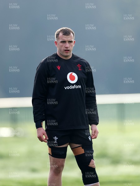 261125 - Wales Rugby Training ahead of their final Quilter Nations Series game against South Africa - Morgan Morse during training