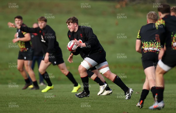 261125 - Wales Rugby Training ahead of their final Quilter Nations Series game against South Africa - 