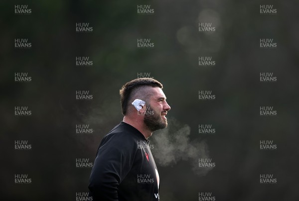 261125 - Wales Rugby Training ahead of their final Quilter Nations Series game against South Africa - Gareth Thomas during training
