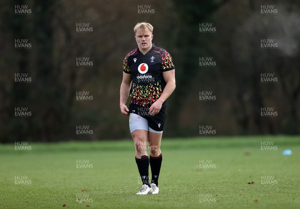261125 - Wales Rugby Training ahead of their final Quilter Nations Series game against South Africa - Blair Murray during training
